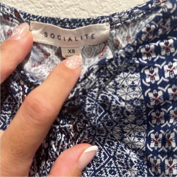 Socialite Printed Romper - Picture 4 of 4